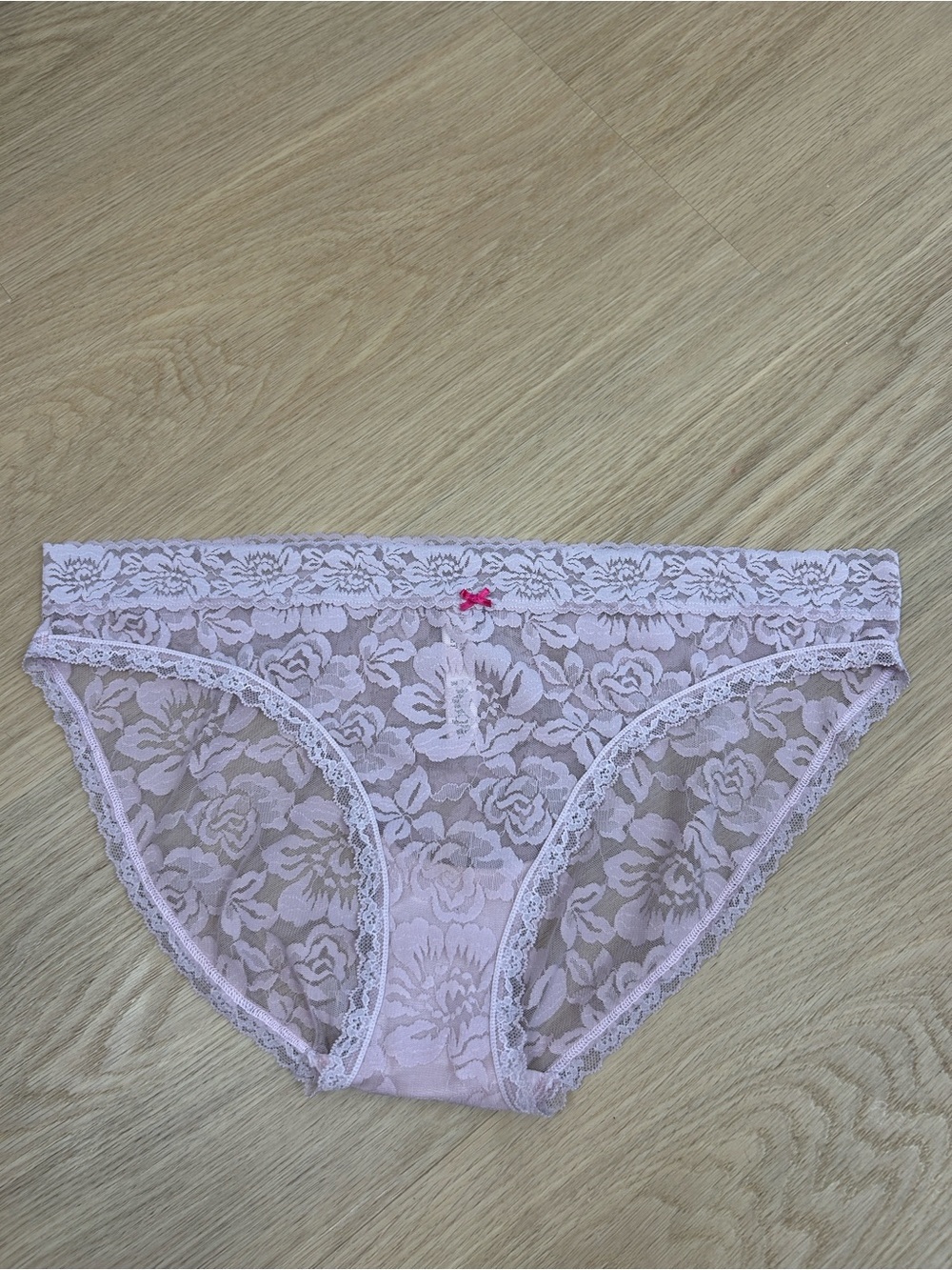 Victoria’s Secret Lace Bikini Panty L